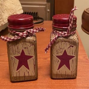 Country star salt& pepper shakers